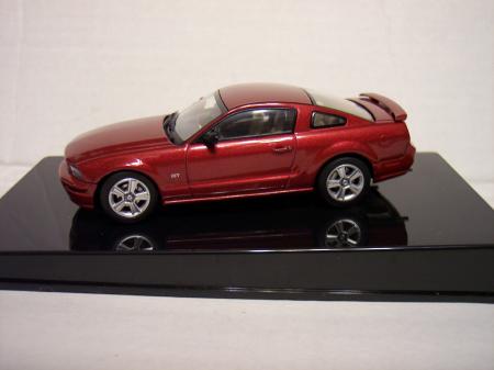 74110 Ford Mustang GT 2005 (Red Fire) 143 Scale - Click Image to Close