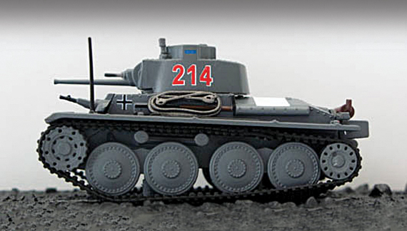 BL17982 Pz Kpfw.38(T) Red 214,7th Panzer Div,Eastern Front,1941 - Click Image to Close