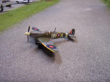 Aa31931 Supermarine Spitfire Vc AR501-No 310 172 Scale - Click Image to Close
