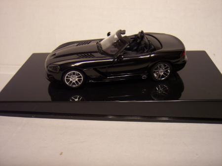 51702 Dodge Viper SRT-10 2003 (Black) 143 scale