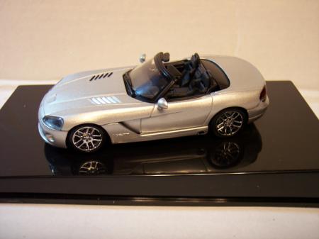 51703 Dodge Viper SRT-10 2003 (Silver) 143 Scale