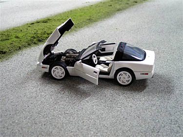 B11TY53 White Corvette 1/24 SCALE