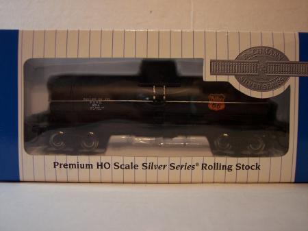 BAC 17840 40 Single Dome Tank Car Phillips 66 HO Scale