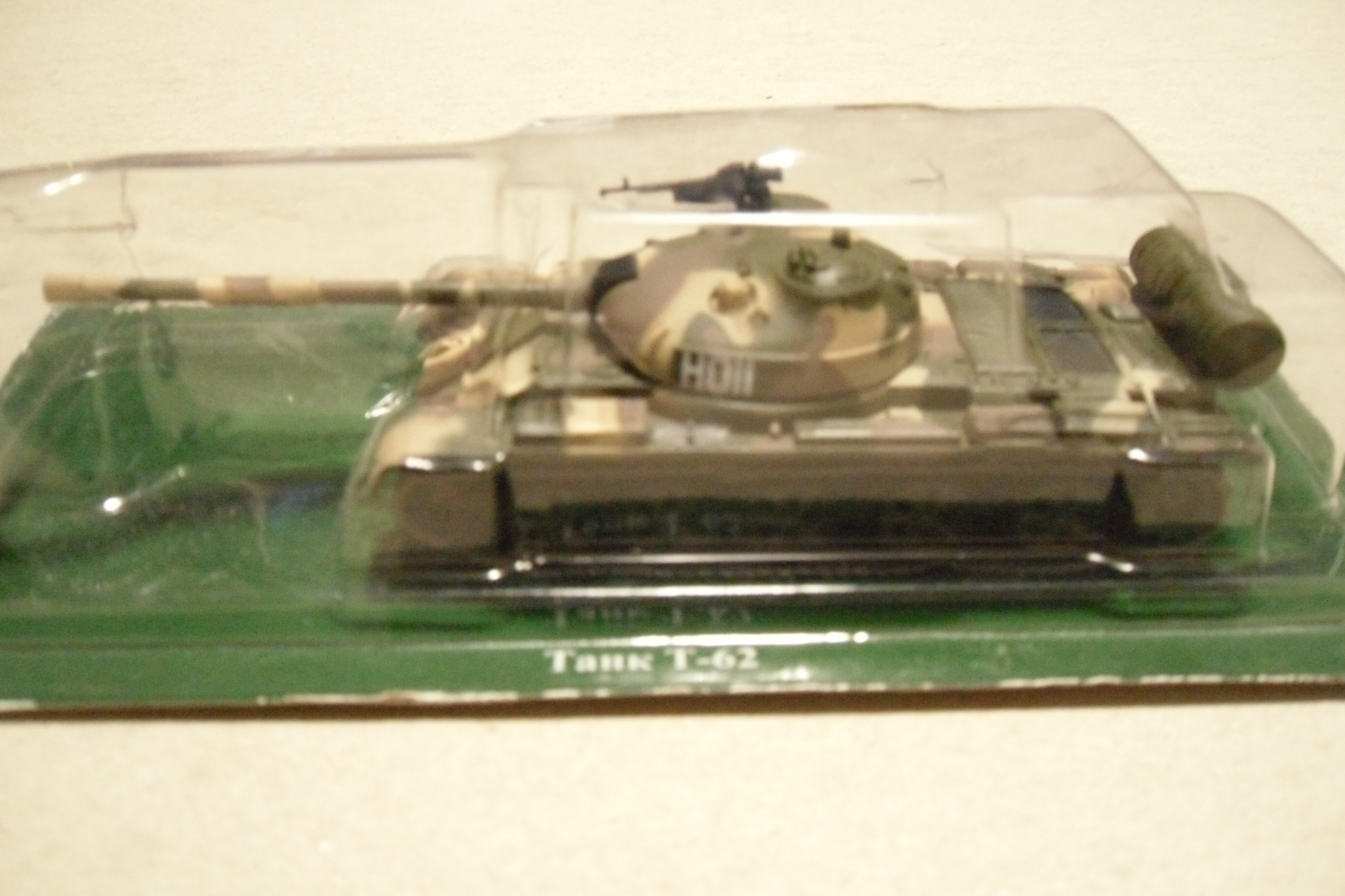 111 EAGLE MOSS TANK T-62 172 SCALE