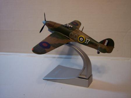 AA32013 Hawker Hurricane MK.IIB Z5526,GQ-37 172 Scale